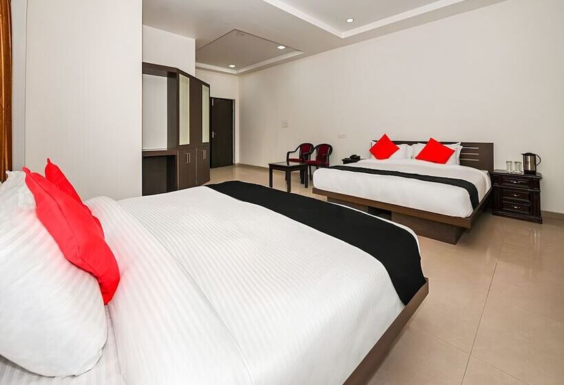 فندق Club 7 Resort And Banquets