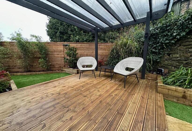 Капсульный Oтель The Cottage Hideout