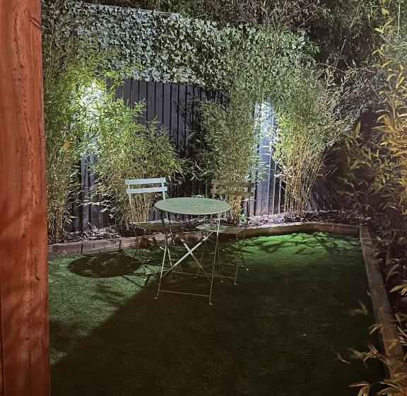 Капсульный Oтель The Cottage Hideout