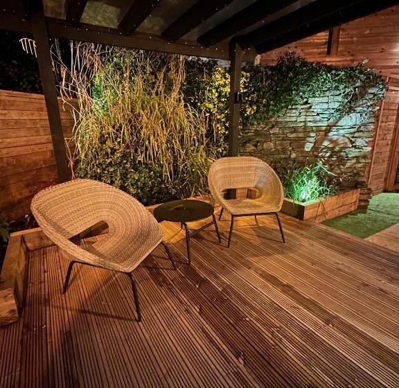 Капсульный Oтель The Cottage Hideout