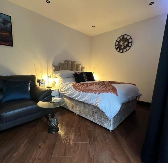 Капсульный Oтель The Cottage Hideout