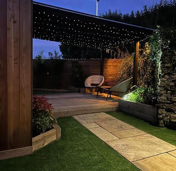 Капсульный Oтель The Cottage Hideout