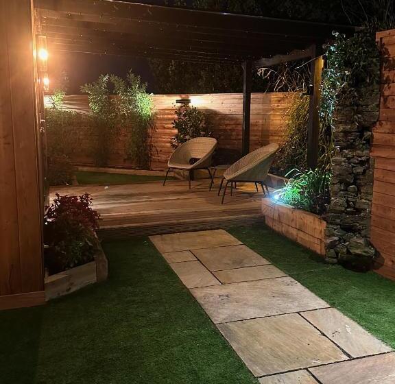 Капсульный Oтель The Cottage Hideout