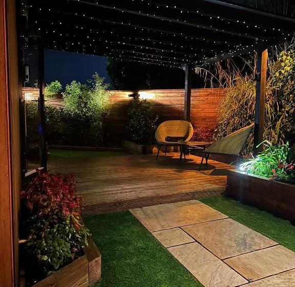 Капсульный Oтель The Cottage Hideout