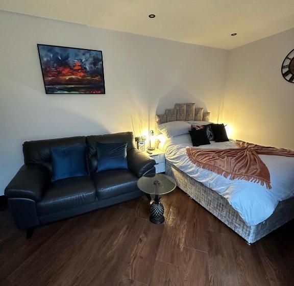 Капсульный Oтель The Cottage Hideout