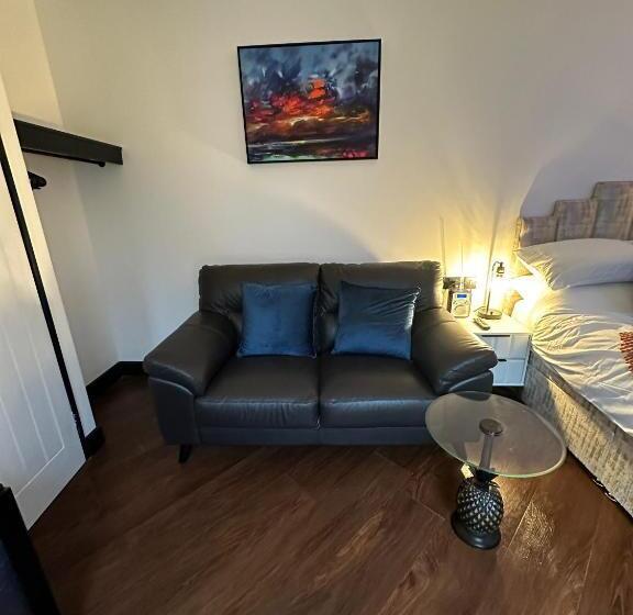 Капсульный Oтель The Cottage Hideout