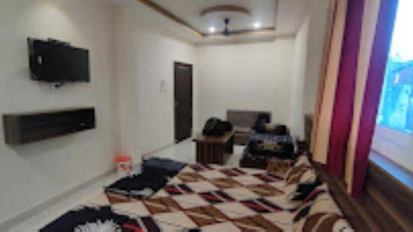 ホテル Deepsun Regency Madhya Pradesh