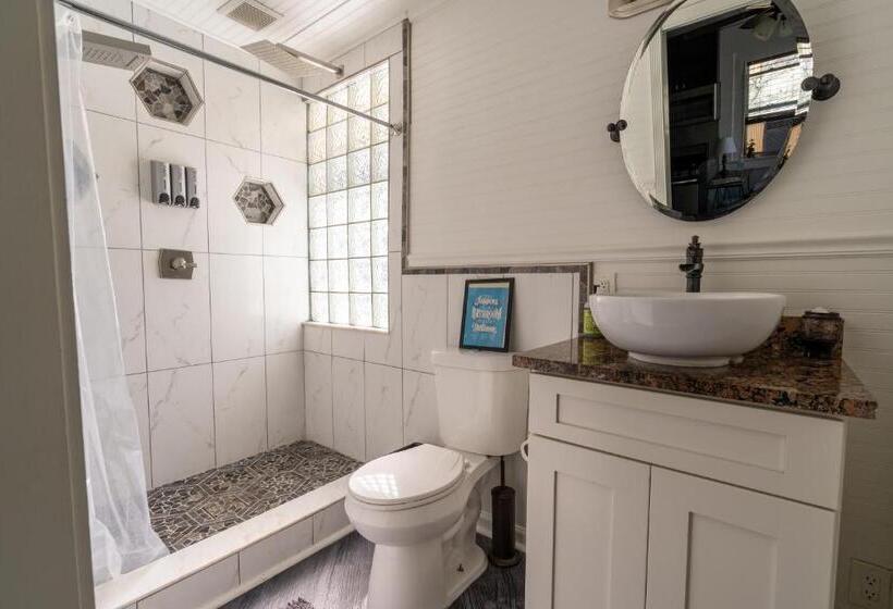 فندق Depot Village