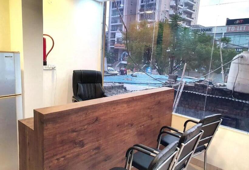 فندق Grand Park, Zirakpur