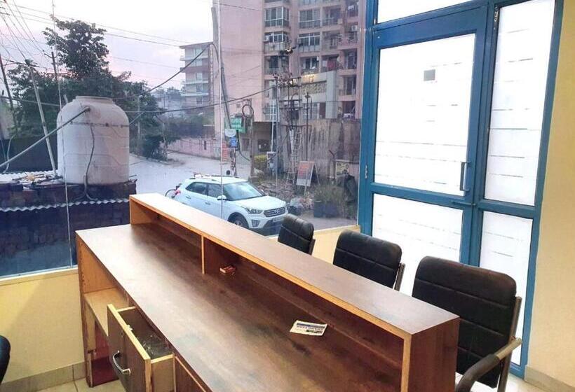 فندق Grand Park, Zirakpur