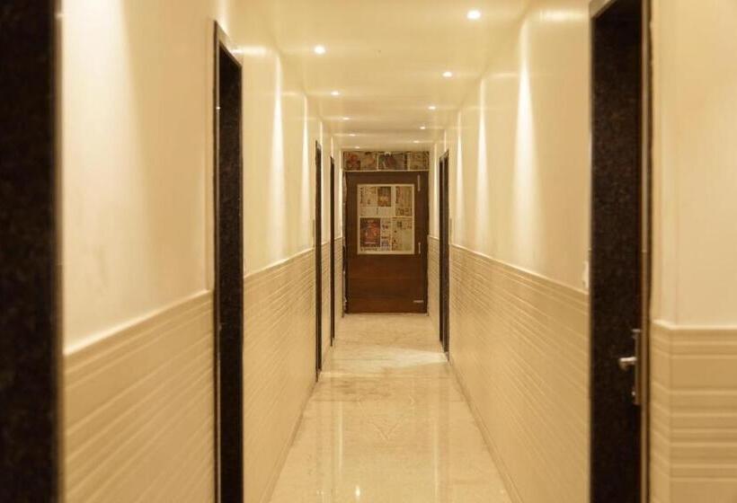 Отель Kartar Grand