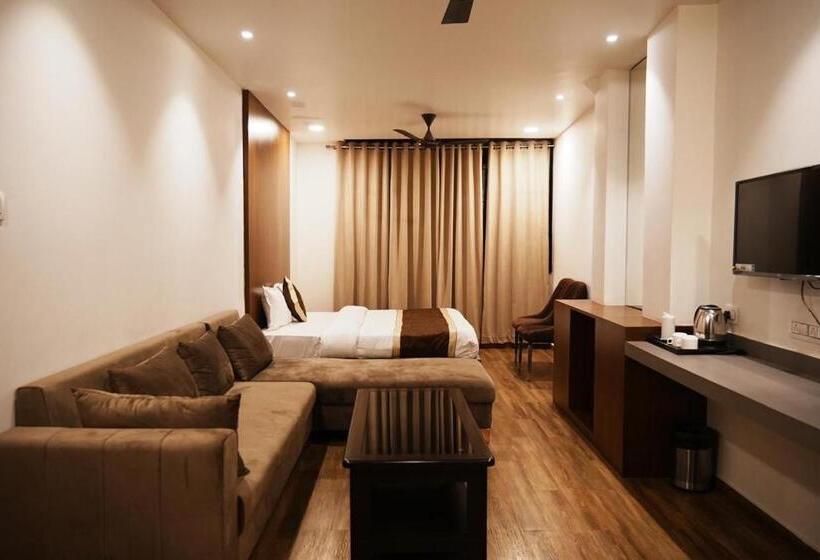 Отель Kartar Grand