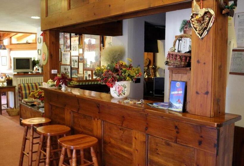 ホテル La Nigritella