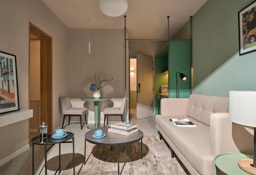 هتل M Village Lý Tự Trọng