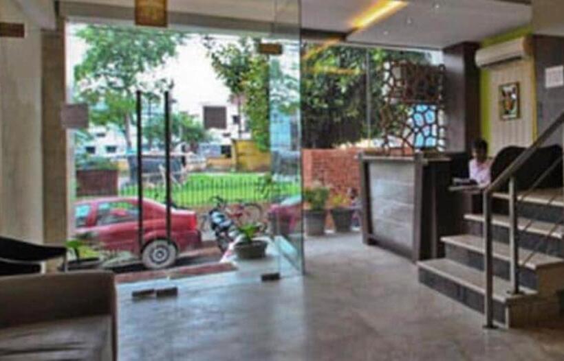 ホテル Mandiram Prayagraj