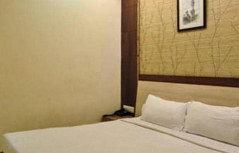 ホテル Mandiram Prayagraj