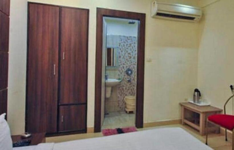 ホテル Mandiram Prayagraj