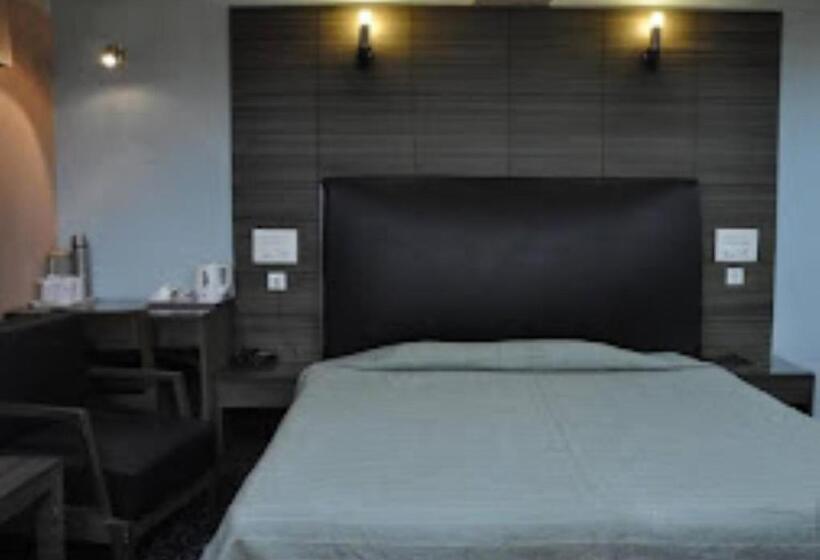 בית מלון כפרי Monsoon , Shillong