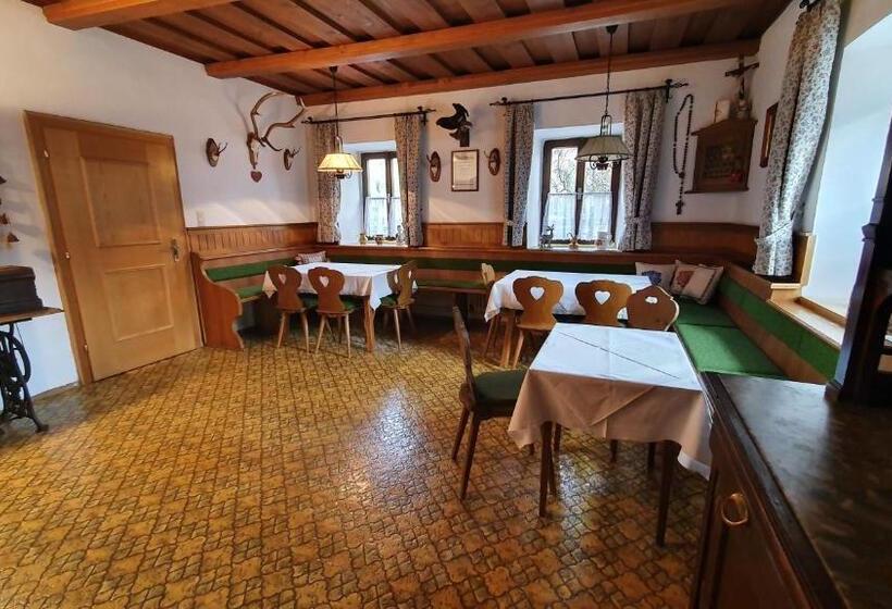 Отель Neufangbauer, Familie Sabine Und Peter Hauser