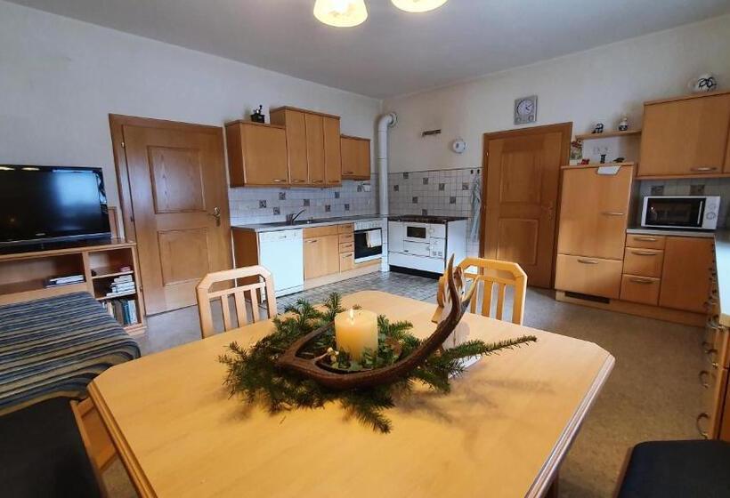 Отель Neufangbauer, Familie Sabine Und Peter Hauser