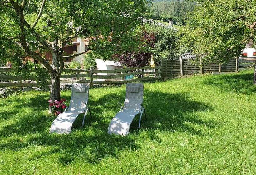 Отель Neufangbauer, Familie Sabine Und Peter Hauser