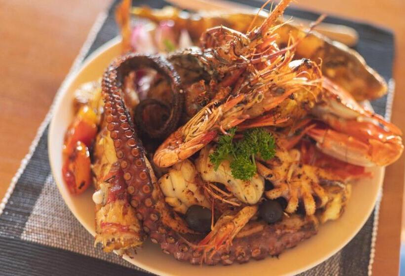 בית מלון כפרי Omkara Rekawa