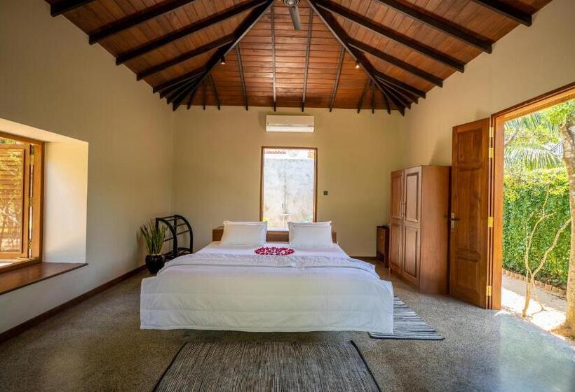 בית מלון כפרי Omkara Rekawa