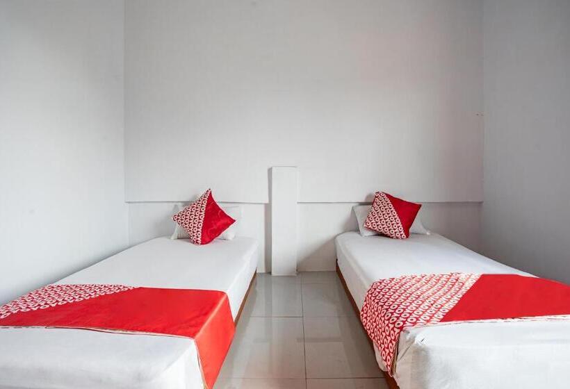 هتل Oyo 93476 Owo Guest House Syariah