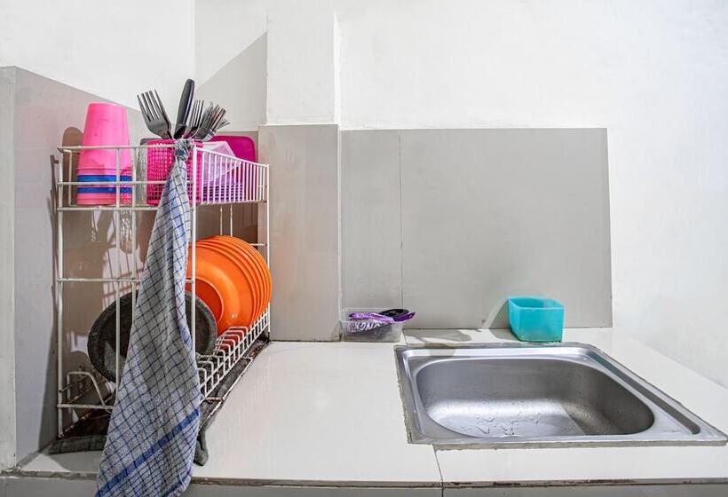 هتل Oyo 93477 Almahyra Guest House Syariah