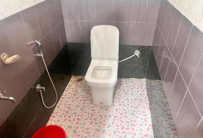 فندق Oyo Decent Inn