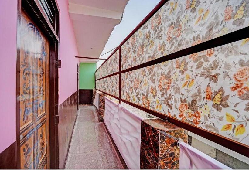 Отель Oyo Sun Burst Residency