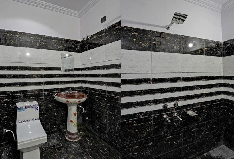 호텔 Oyo The Adiitya Inn