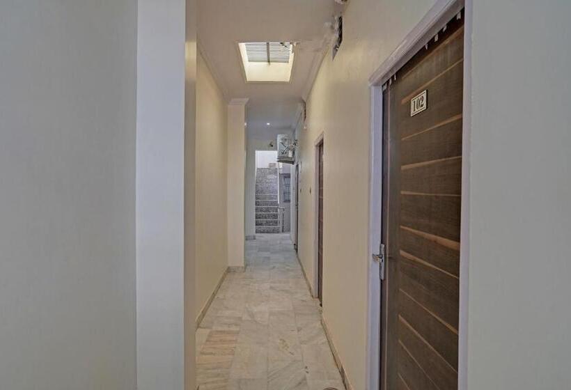 호텔 Oyo The Adiitya Inn