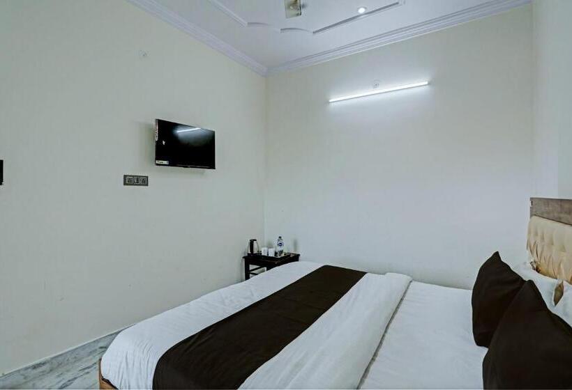 호텔 Oyo The Adiitya Inn