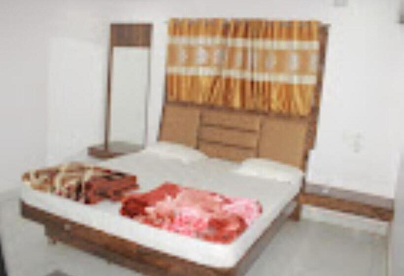 בית מלון כפרי Panchanan Junagrh