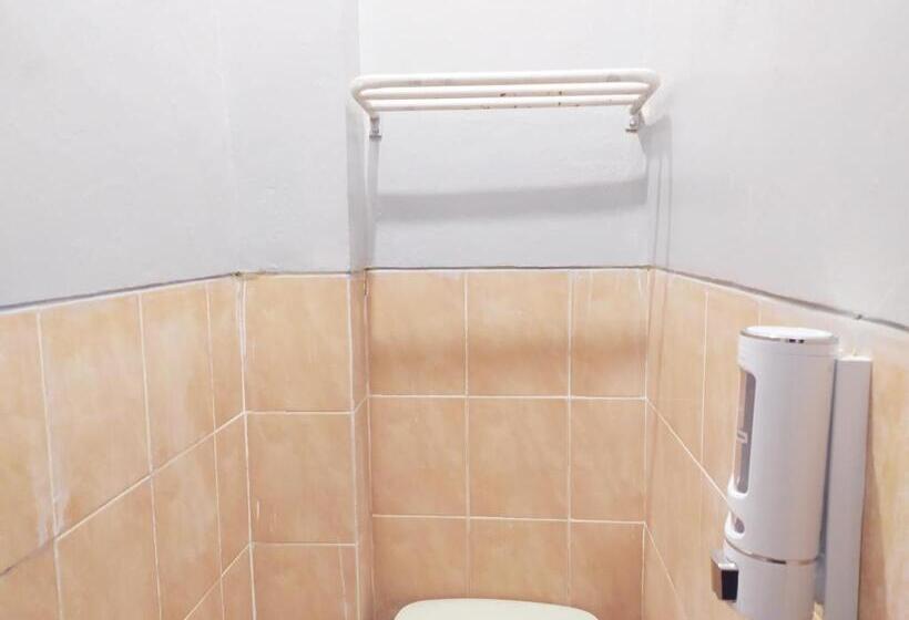 Szálloda Reddoorz At Deamartaloka Colomadu Solo