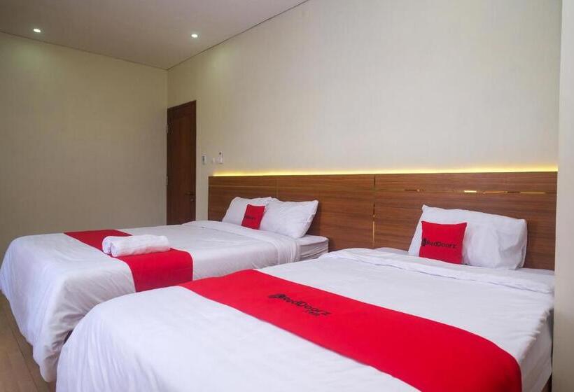 호텔 Reddoorz @ Gentan Raya