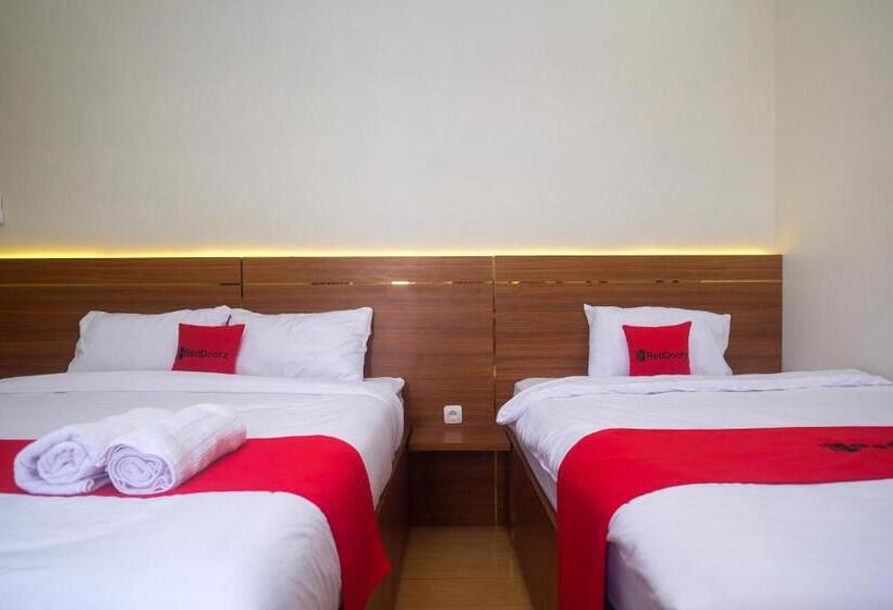 호텔 Reddoorz @ Gentan Raya