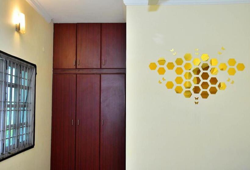 호텔 Revive Inn Pondy   Rooms & Villa