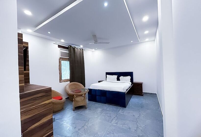 Roomshala 149 Hotel Bay Leaf Resort