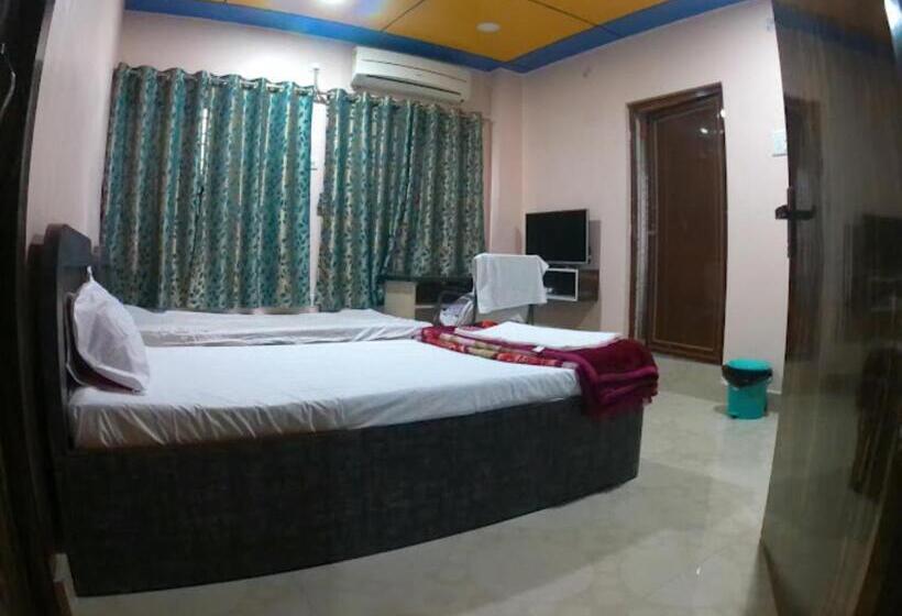 فندق Roop Amrit Guest House , Agartala