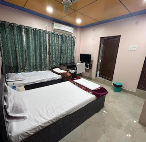 فندق Roop Amrit Guest House , Agartala