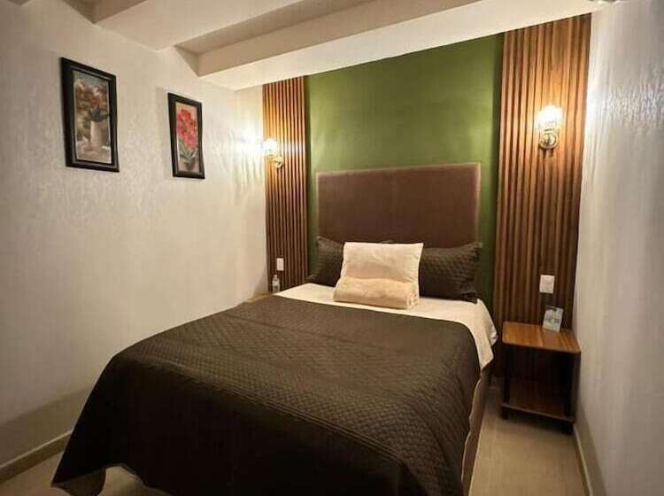 Отель Royal Madero Inn Express