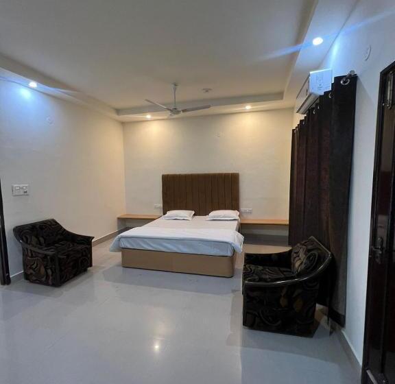 ホテル Ruhaneeyat Home Stay