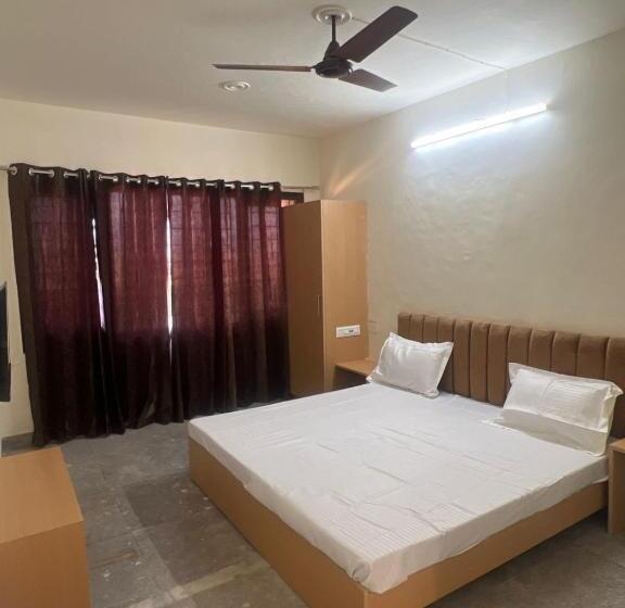 ホテル Ruhaneeyat Home Stay