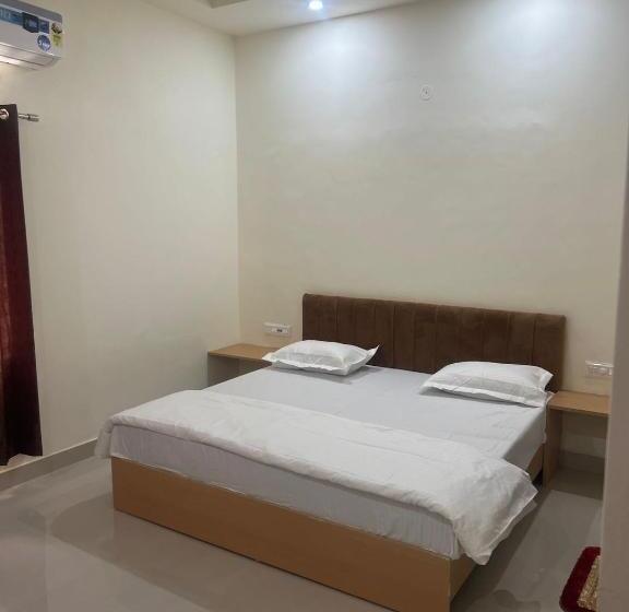 ホテル Ruhaneeyat Home Stay