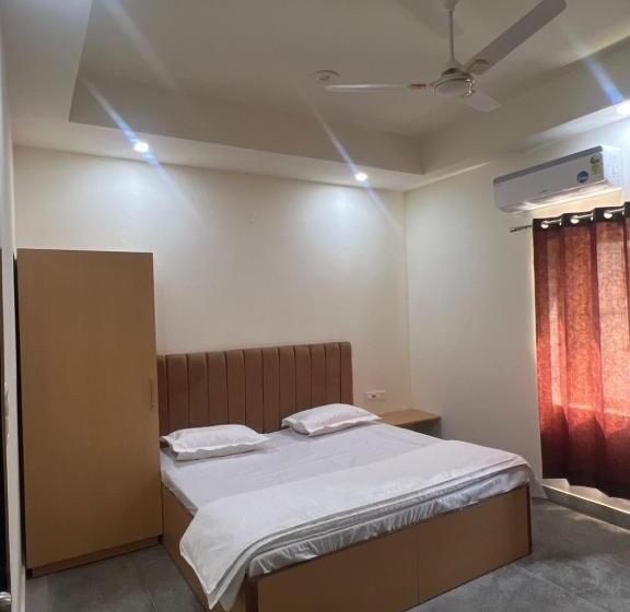 ホテル Ruhaneeyat Home Stay