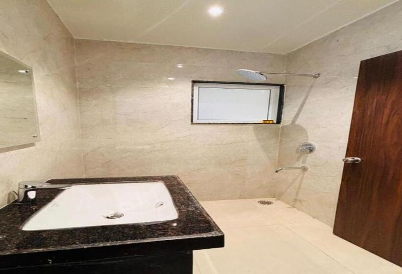 فندق Saaj Mansion