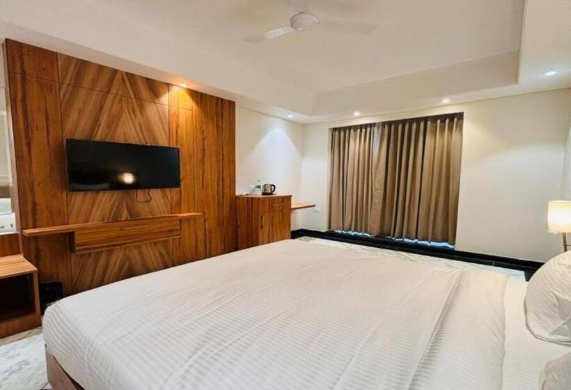 فندق Saaj Mansion