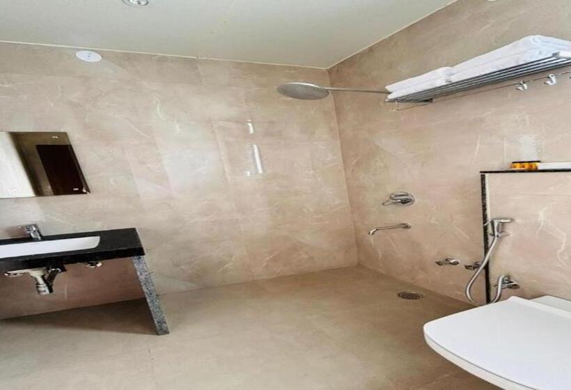 فندق Saaj Mansion